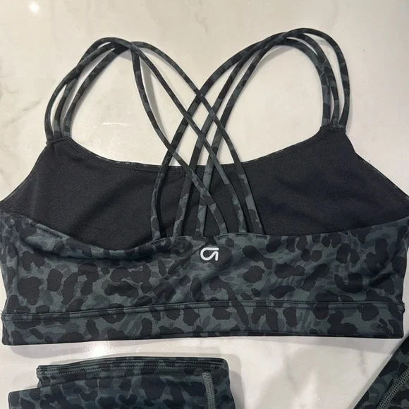 GAP ELIPSE 2pc 🐆💚🖤 - Picture 3 of 13